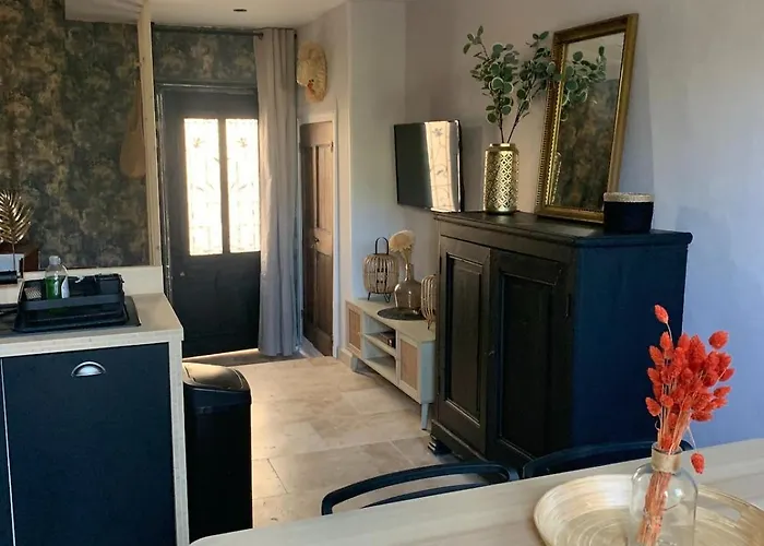 Дом отдыха Le Patio Des Arenes Maison Cosy *