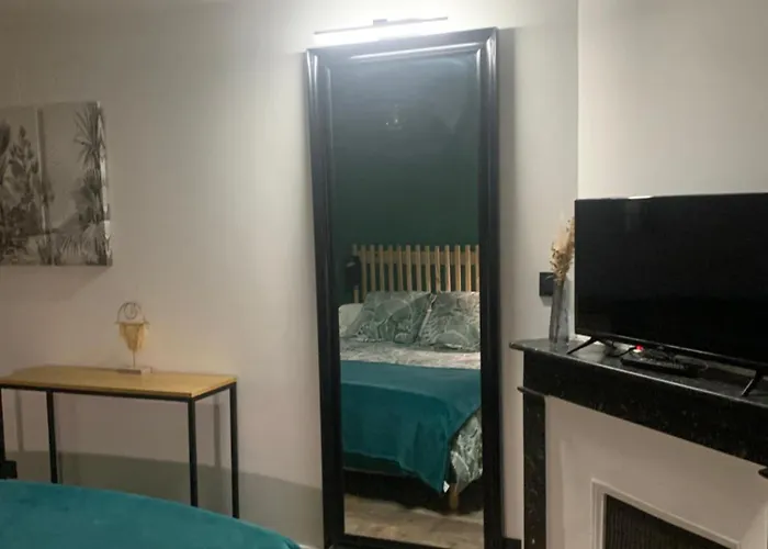 Дом отдыха Le Patio Des Arenes Maison Cosy *